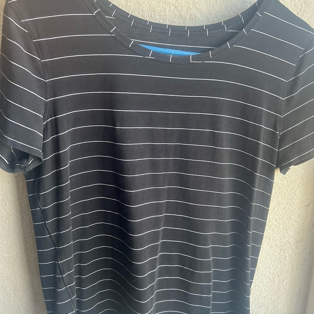 Lululemon Black and White Striped Top - Picture 4 of 6